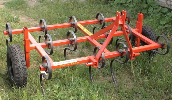 Навесной культиватор сплошной обработки почвы, для тракторов класса 0,6